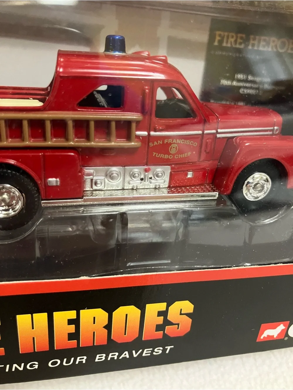 Corgi Fire Heroes 1951 Seagrave Sedan Pumper Truck San Francisco die-cast NIB